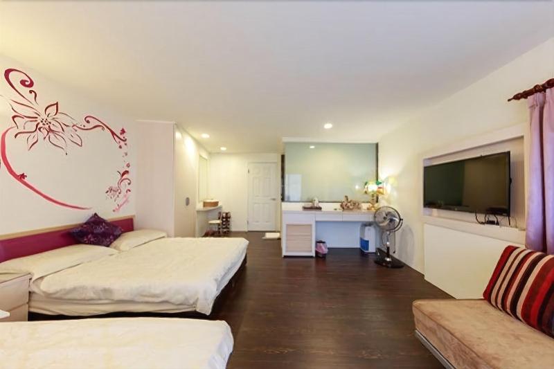 Light Dew Bed And Breakfast image