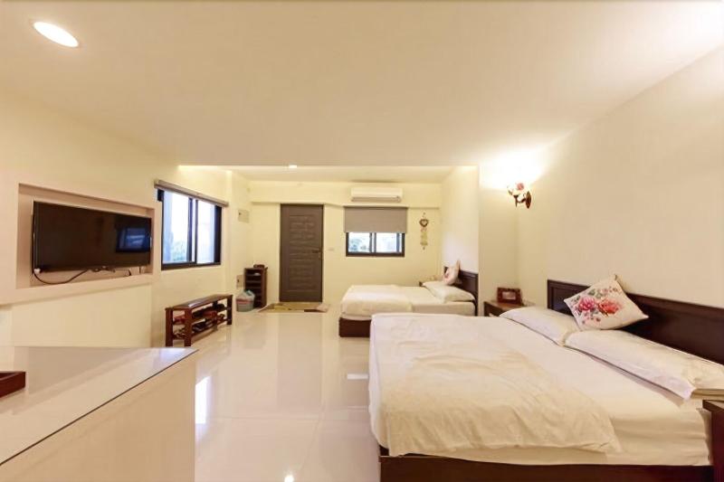 Light Dew Bed And Breakfast image