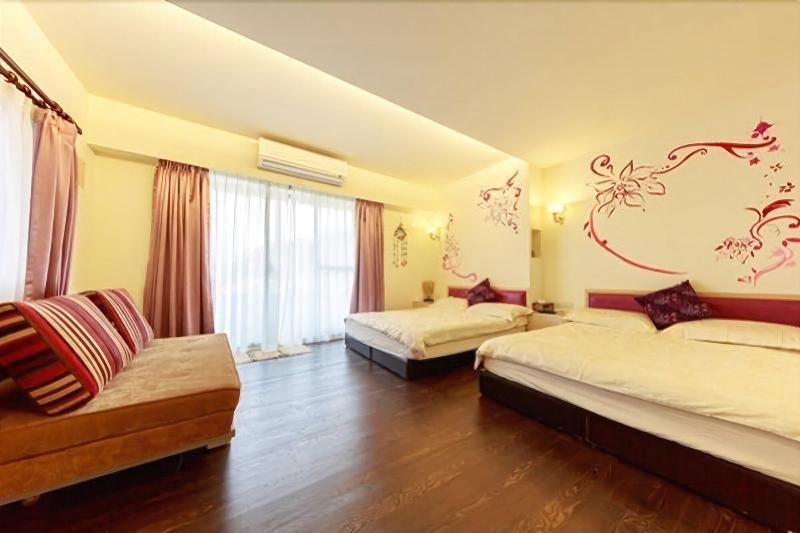 Light Dew Bed And Breakfast image