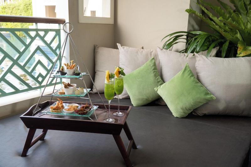 The Royal Family Suites By Memoire Palace Resort & image