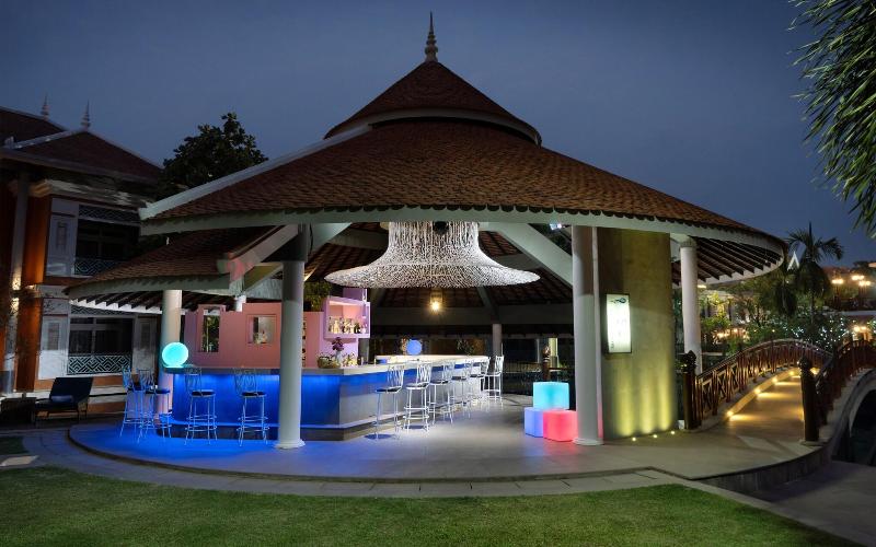 The Royal Family Suites By Memoire Palace Resort & image