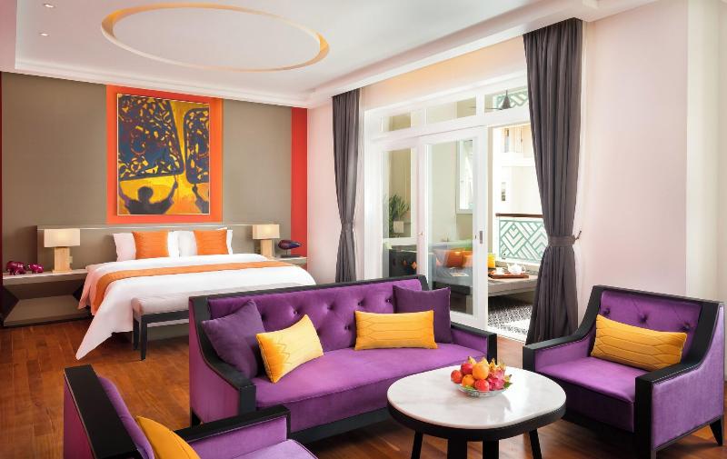 The Royal Family Suites By Memoire Palace Resort & image