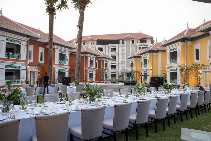 The Royal Family Suites By Memoire Palace Resort & image
