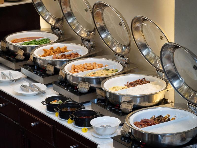 The Royal Family Suites By Memoire Palace Resort & image