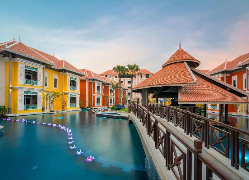 The Royal Family Suites By Memoire Palace Resort & image