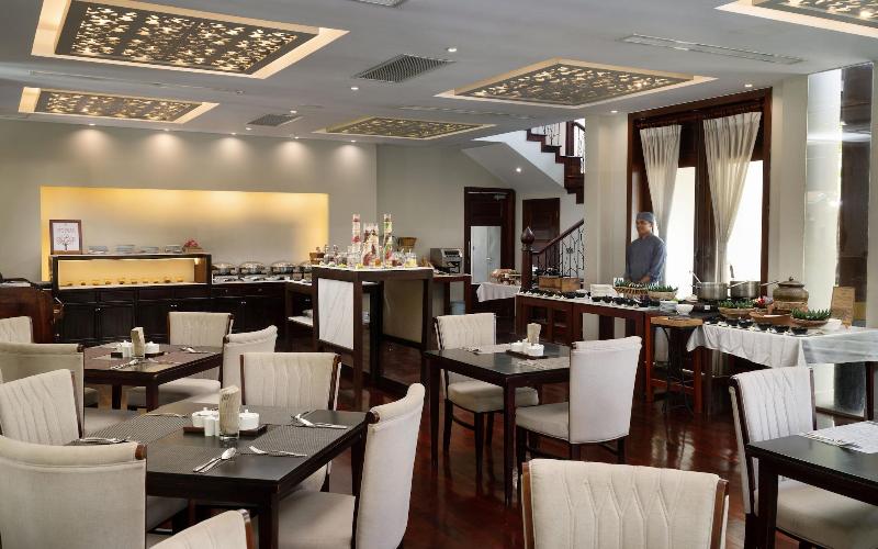 The Royal Family Suites By Memoire Palace Resort & image