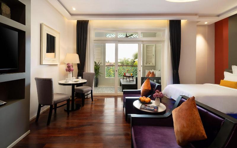 The Royal Family Suites By Memoire Palace Resort & image