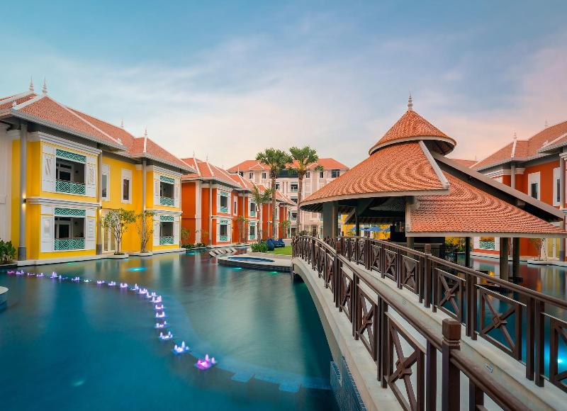 The Royal Family Suites By Memoire Palace Resort & image