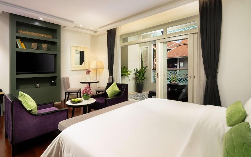 The Royal Family Suites By Memoire Palace Resort & image
