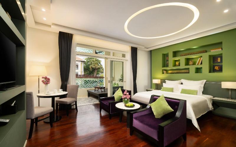 The Royal Family Suites By Memoire Palace Resort & image