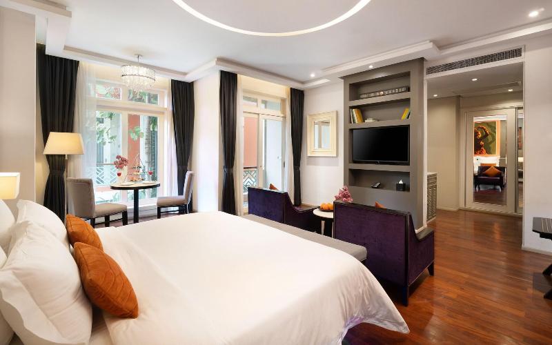The Royal Family Suites By Memoire Palace Resort & image