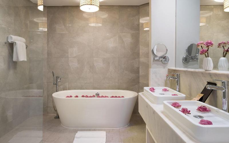 The Royal Family Suites By Memoire Palace Resort & image