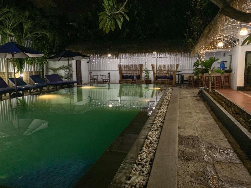 Cheata Inn image