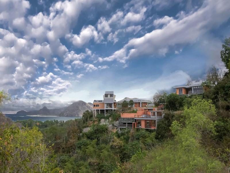 Seven Havens Residence