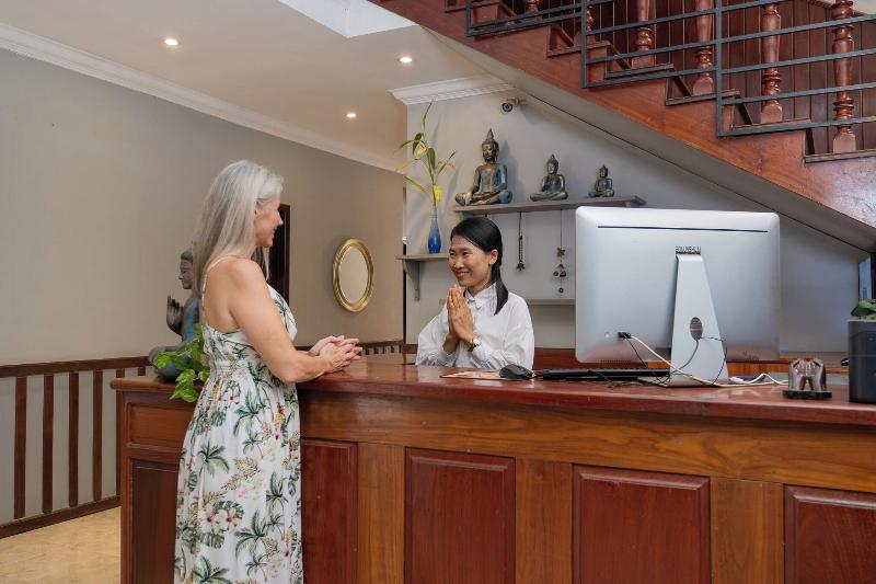 Lobby & Reception