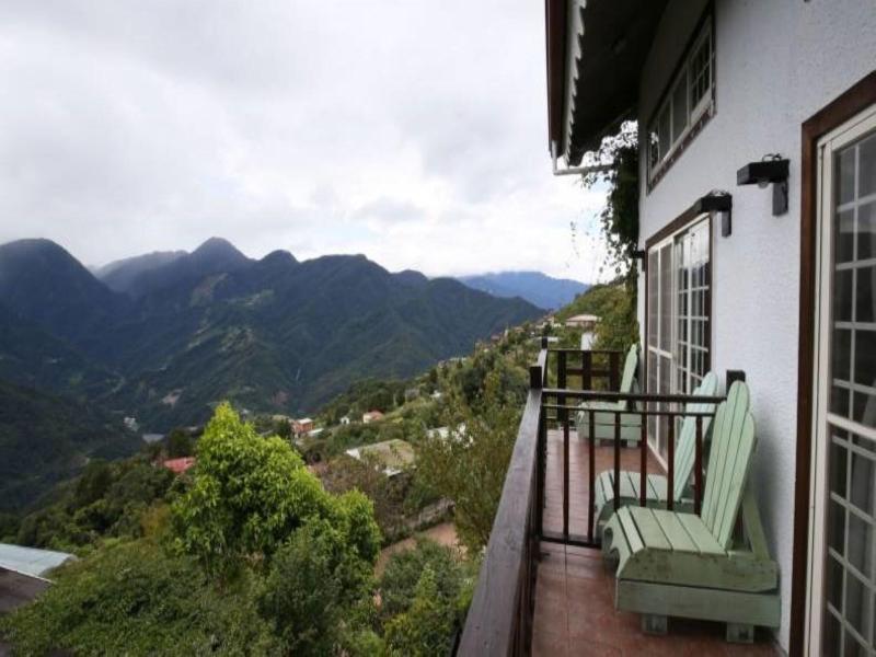 Villa Relax, Ren'ai