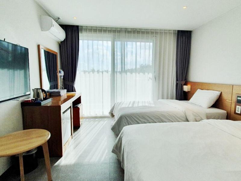 Jeju Ocean Square Resort image