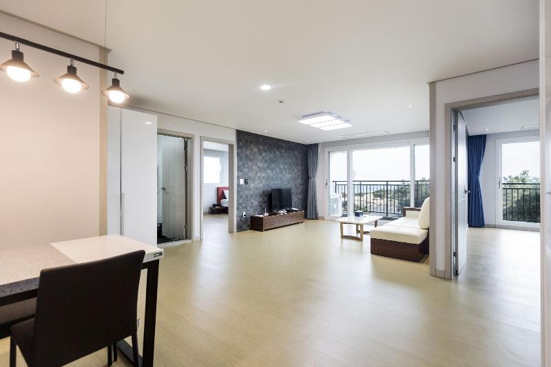 Jeju Ocean Square Resort image