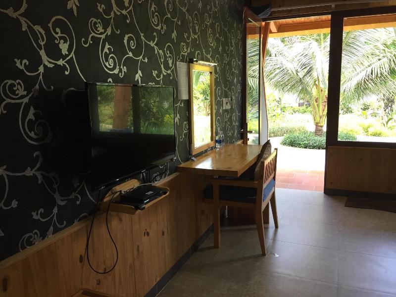 Tan Son Nhat Con Dao Resort image