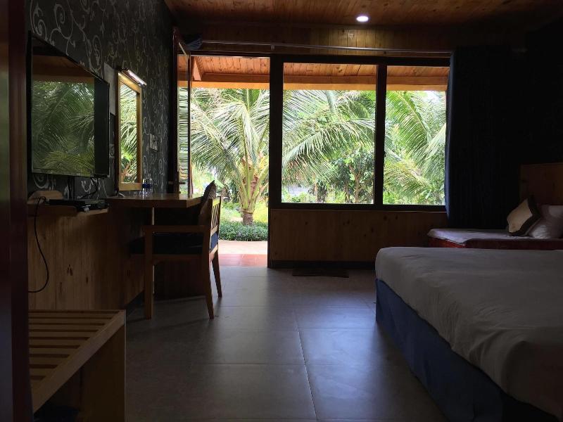 Tan Son Nhat Con Dao Resort image
