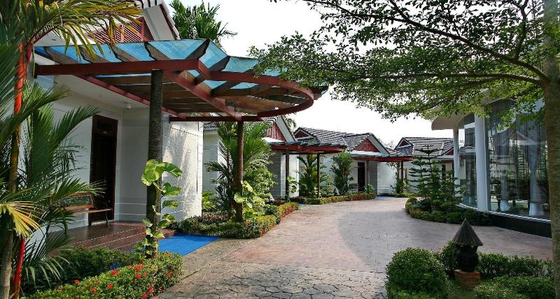 Forever Green Resort image