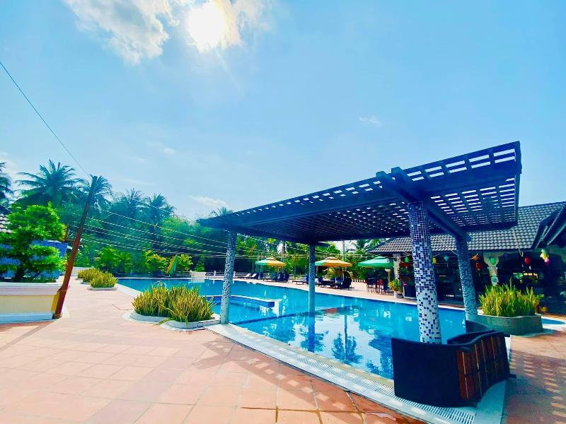 Forever Green Resort image