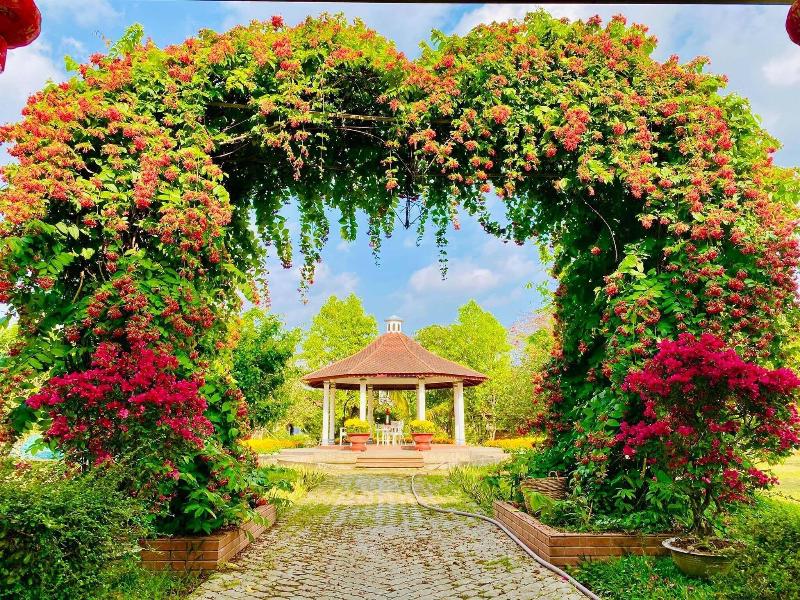 Forever Green Resort image