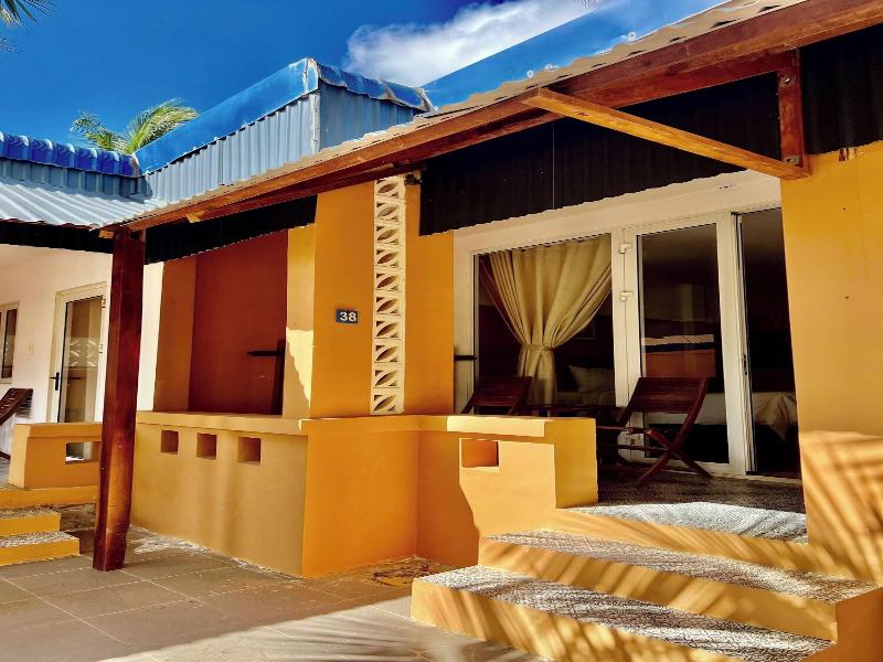 Vida Loca Resort & Sunset Beach image