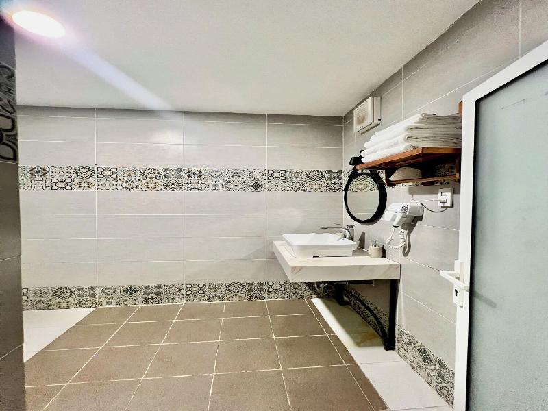 Vida Loca Resort & Sunset Beach image