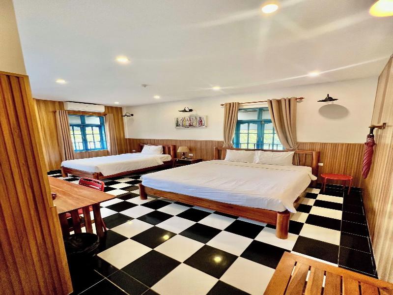 Vida Loca Resort & Sunset Beach image