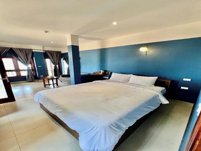 Vida Loca Resort & Sunset Beach image