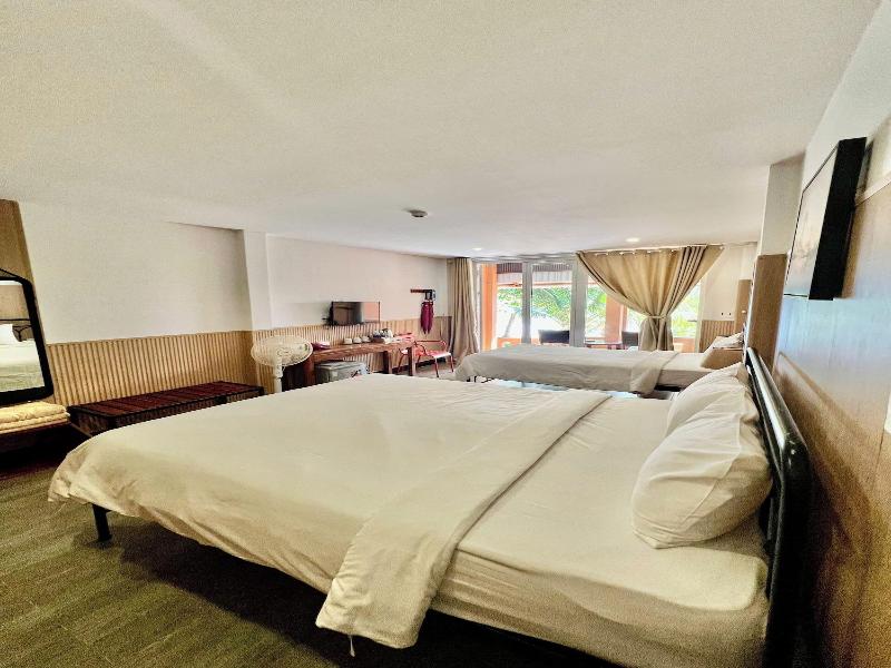 Vida Loca Resort & Sunset Beach image