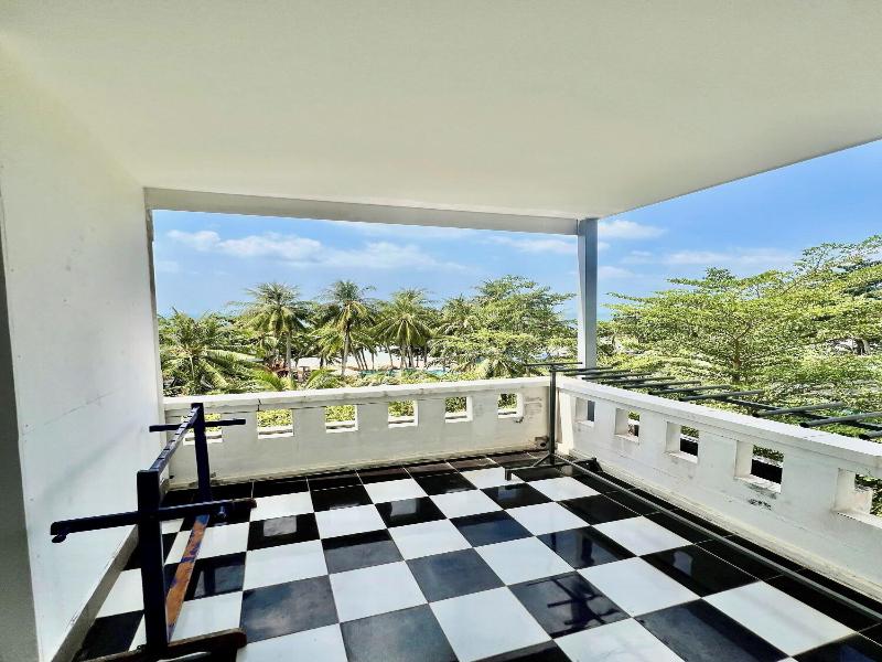 Vida Loca Resort & Sunset Beach image