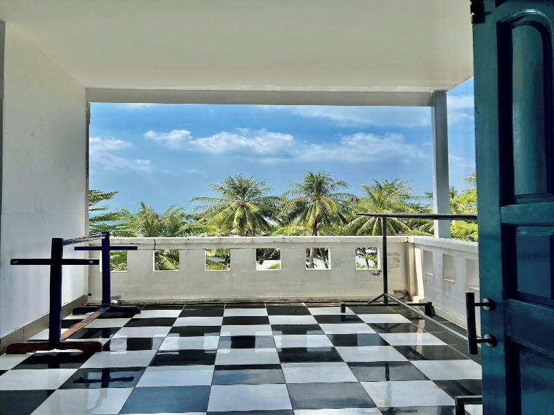 Vida Loca Resort & Sunset Beach image