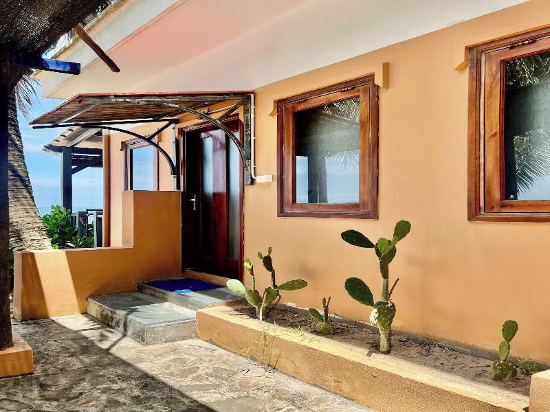 Vida Loca Resort & Sunset Beach image