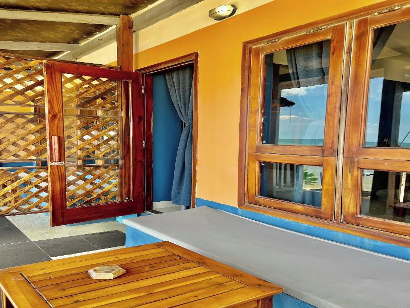 Vida Loca Resort & Sunset Beach image