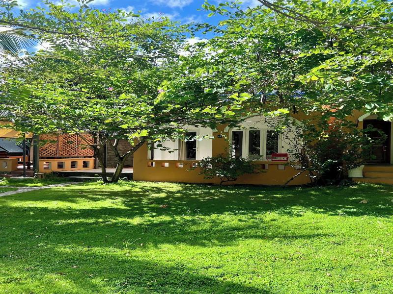 Vida Loca Resort & Sunset Beach image