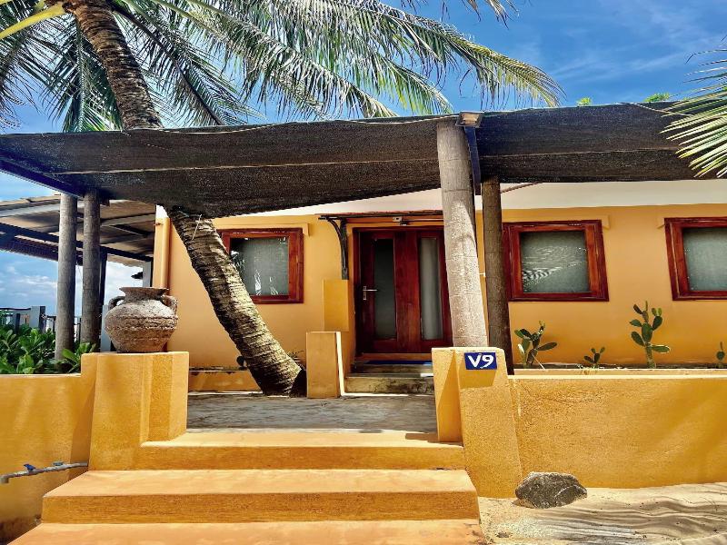Vida Loca Resort & Sunset Beach image