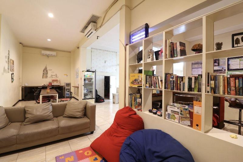 Mador Malang Dorm Hostel image