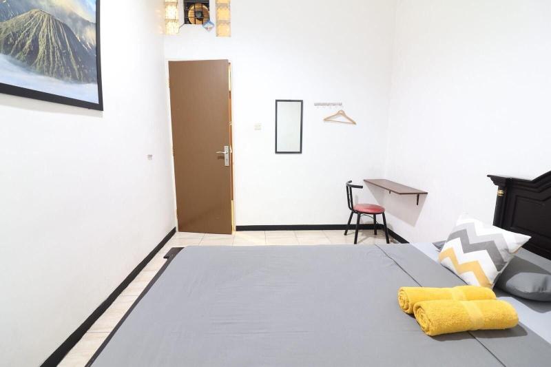 Mador Malang Dorm Hostel image
