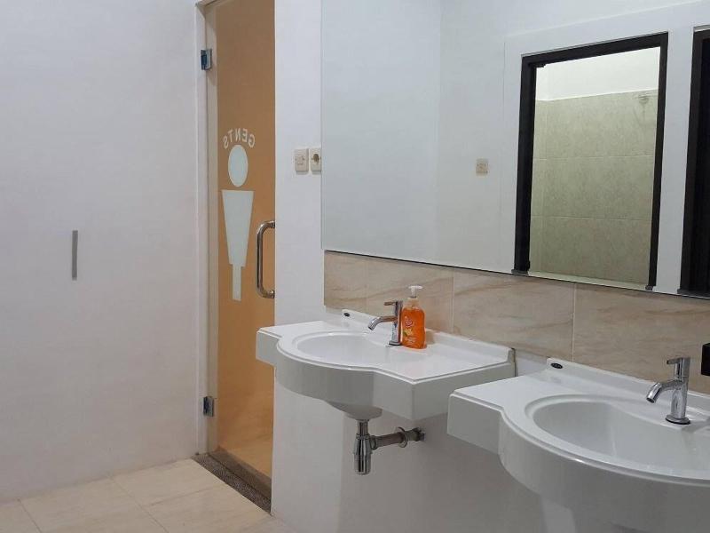 Mador Malang Dorm Hostel image