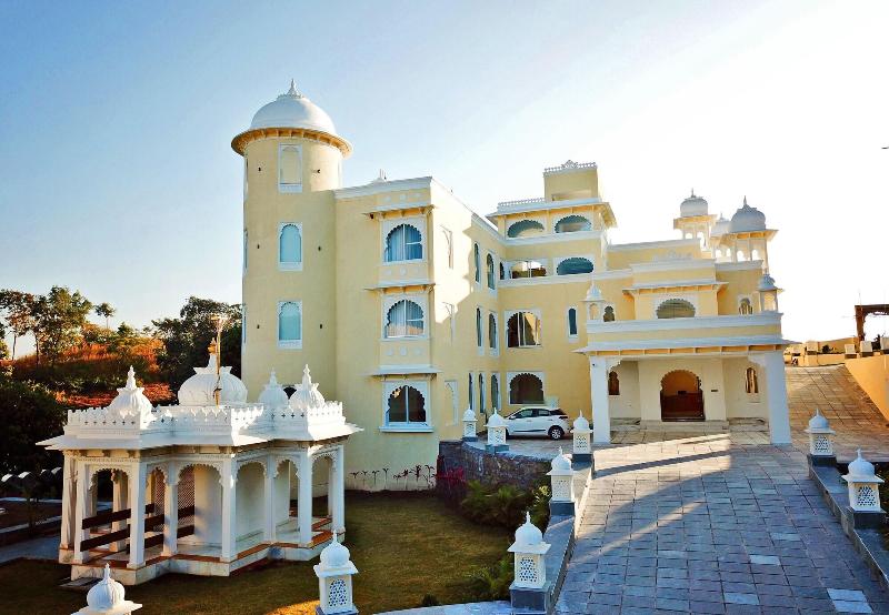 The Everest Hill Resort image