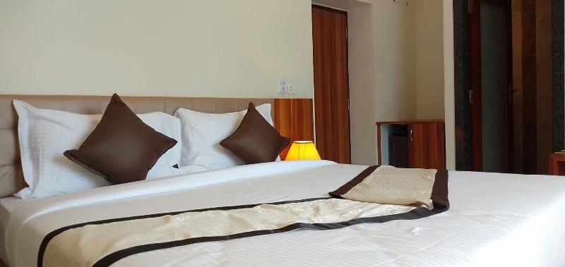 The Everest Hill Resort image