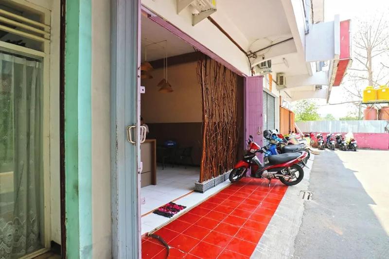 Pondok Backpacker City Square image