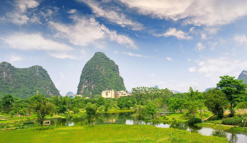 Peach Blossom Resort Hotel