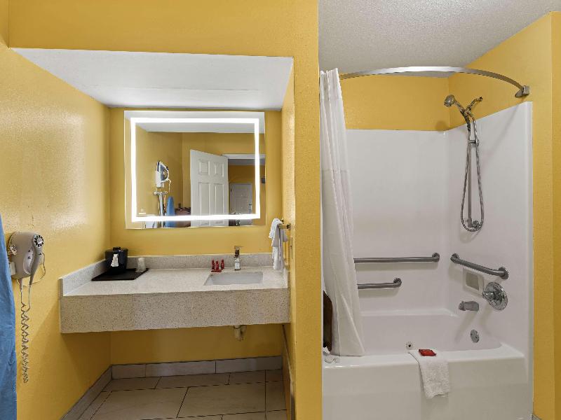 Surestay By Best Western Gulfport image