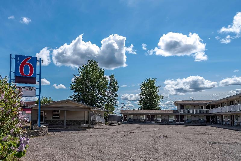 Motel 6 Fort Nelson, BC