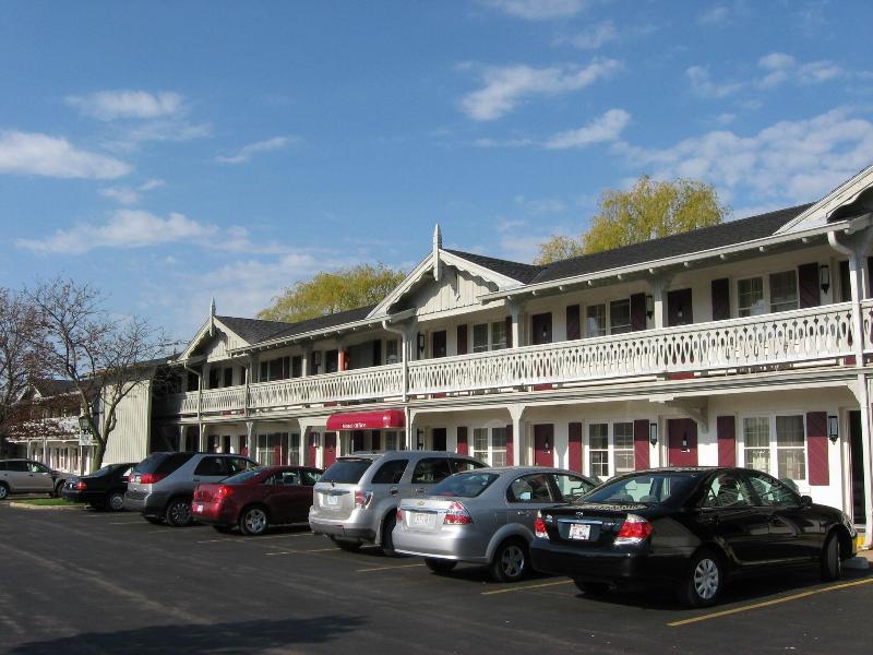 Chalet Motel Mequon image
