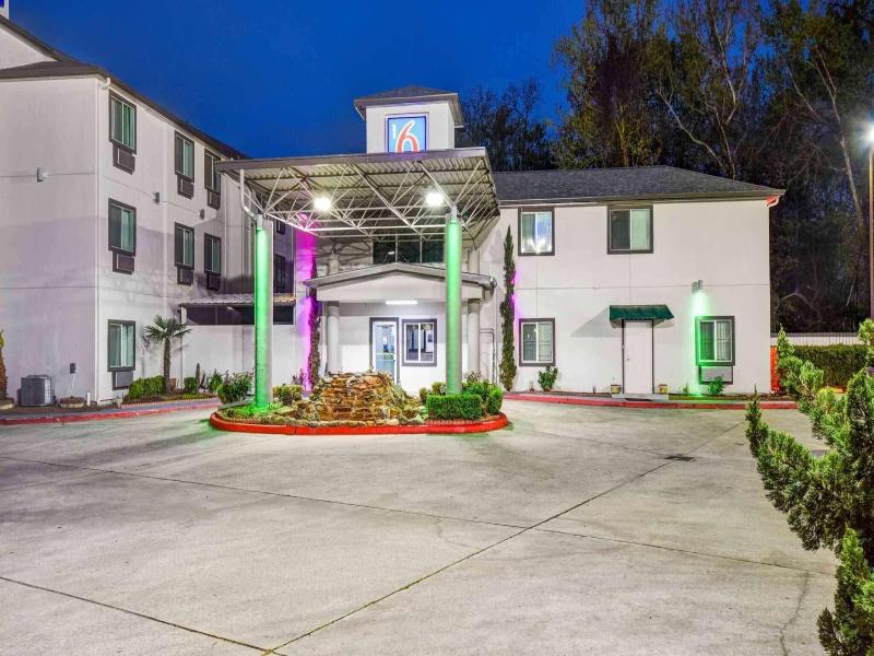 Motel 6 Humble TX Houston International Airport image