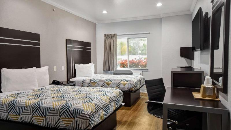 Woodland Inn image